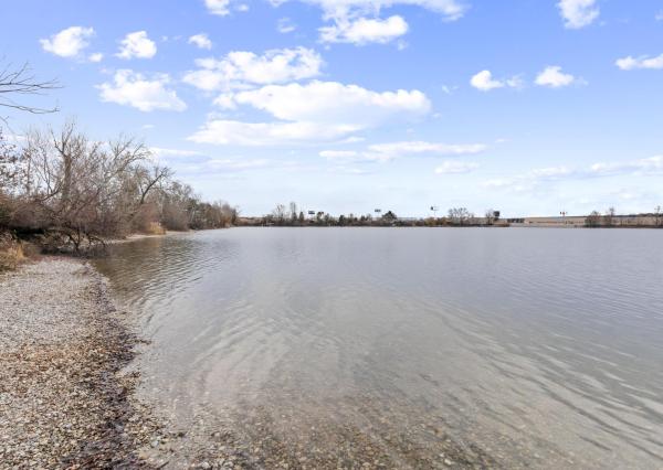 NOVOSTAVBA, MODERNÝ DOM S PRIAMYM PRÍSTUPOM K VODE