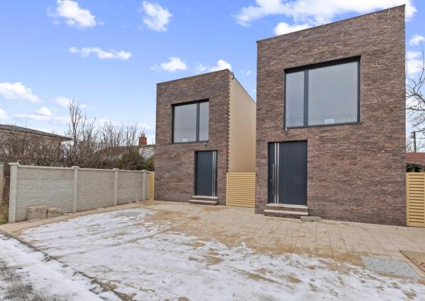 NOVOSTAVBA, MODERNÝ DOM S PRIAMYM PRÍSTUPOM K VODE