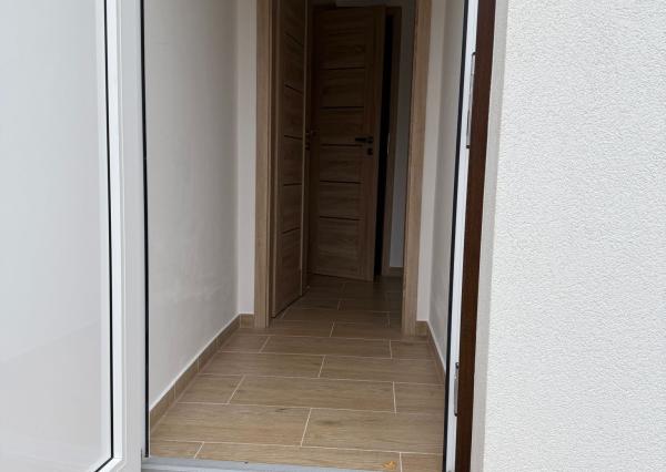 Vlastná záhrada, novostavba – ideálny 2-izbový mezonet