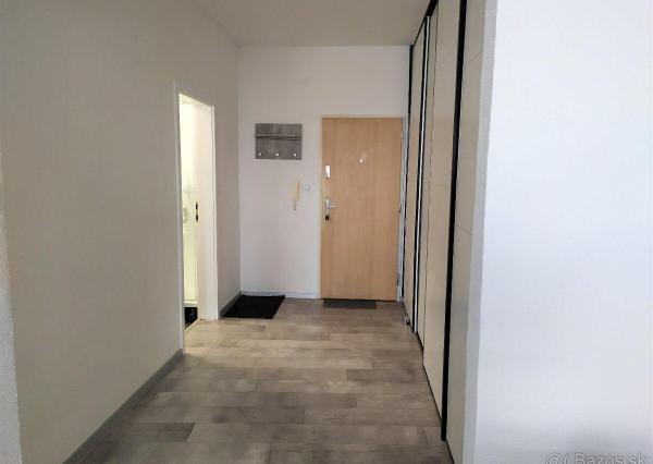 Moderný 2-izbový byt na prenájom v top lokalite – Trnavská cesta