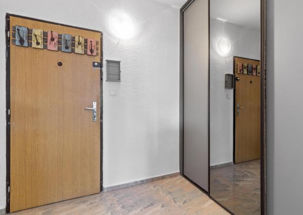 2-izbový byt so súkromnou záhradou v Karlovej Vsi,Ľudovíta Fullu.