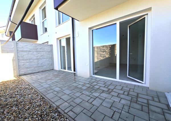 NOVOSTAVBA 2-izbový byt s terasou na prenájom v Opoji