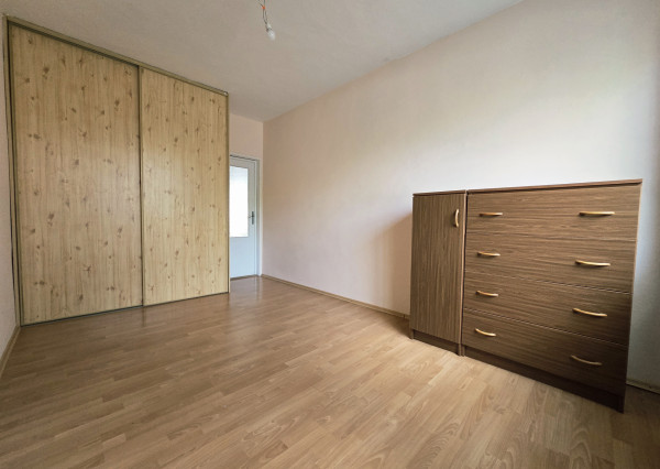 NA PREDAJ 3 IZBOVÝ BYT LEVICE