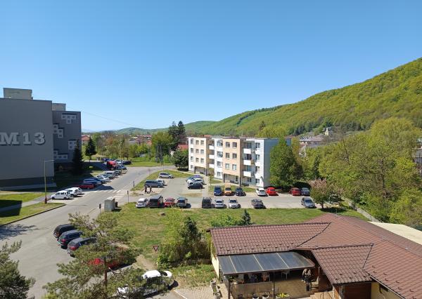 NA PREDAJ ZREKONŠTRUOVANÝ 3 IZBOVÝ BYT SNINA