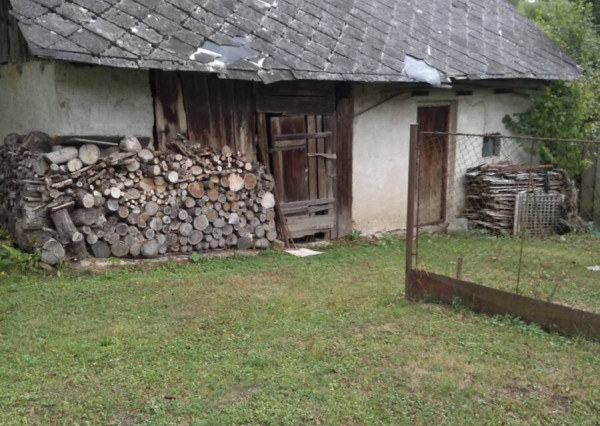 RODINNÝ DOM SO ZÁHRADOU V ČUKALOVCIACH – 1 658 m² | POKOJ A PRÍRODA