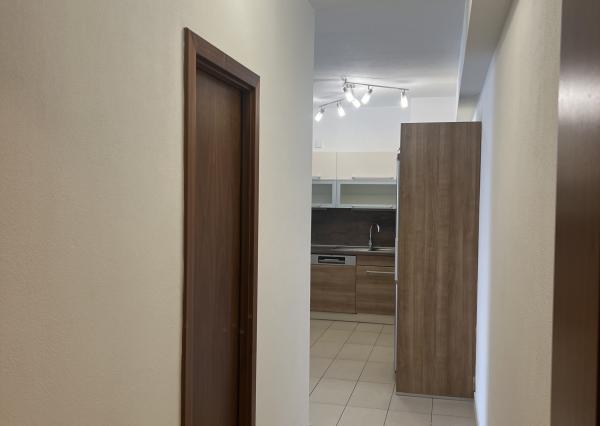 Prenájom 3,5-izbového bytu –  Dlhé Diely, Bratislava